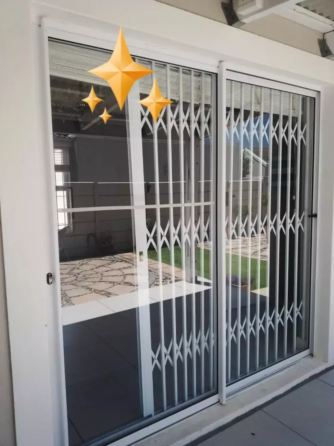 Clean glass doors by NL Clean and Shine